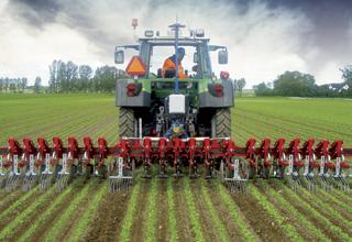 NEXTSWATH TECHNOLOGY NextSwath end-of-row turn technology automatically calculates and executes the best possible path to turn around a vehicle and approach the next crop row with the implement