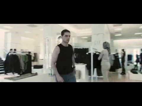 Personalized Shopping Experience at The GAP Minority Report Movie Excerpt