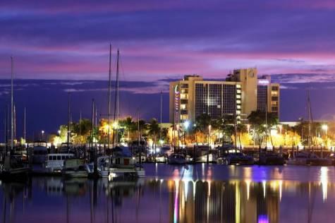 au Jupiters Townsville Hotel & Casino Jupiters Townsville Hotel & Casino is superbly located on the Townsville breakwater, set amongst tropical landscaped gardens and overlooking magnificent Magnetic
