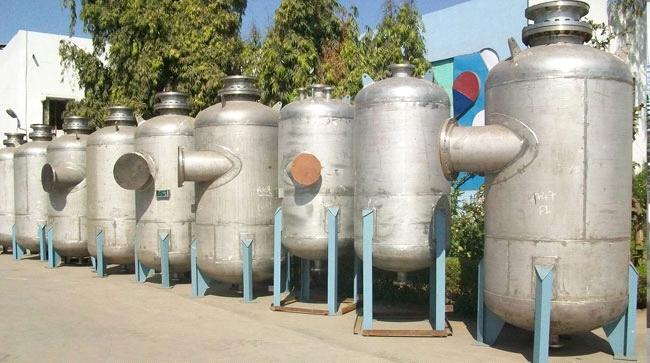 PRESSURE VESSELS - OVERVIEW Crystal supplies high reliability, high integrity Pressure Vessels, Towers & Columns in practically all engineering metals used by process industry.