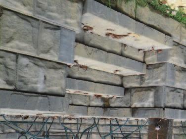 seamless transition is created by using AB Fieldstone. See page 22-24 for more information.