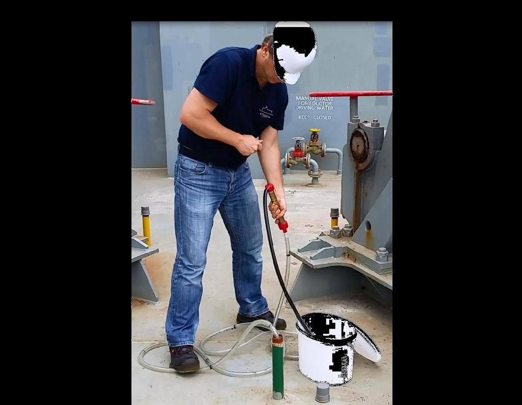 Figure 8 - Hand pump used for ballast water sampling. 4.2 IN-LINE SAMPLING GEAR 4.2.1 PLANKTON NET FOR IN-LINE SAMPLING For net tows through an opened ballast water tank a plankton net is to be used.