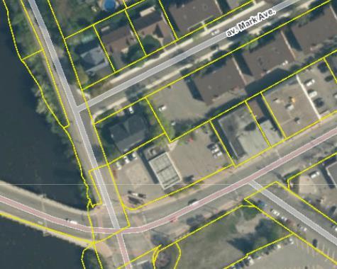 Figure 2: Detailed Area Plan showing Points of Reception with Distance and Angle of Exposure to Montreal Road (Source: geoottawa) 20 Mark Avenue (Location of Development) North Site North Mark Avenue