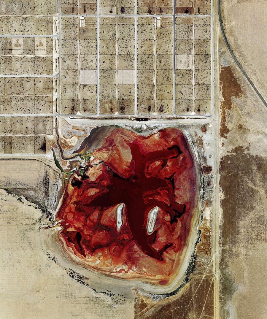 5.a.Feedlots also produce a tremendous amount of manure, as large as an entire