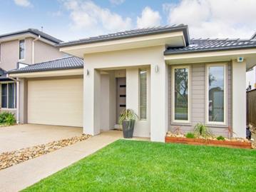 5 metres from the primary street frontage. 8.3 Garages must be designed to be located to the same side of your lot that has the vehicle crossover. Only one garage and crossover is permitted per lot.