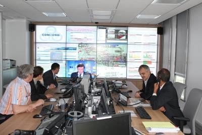 Airport Operations Centre (APOC) Platform/operational structure which pro-actively manages the performance of present and shortterm airport operations Gives a common operational