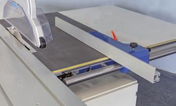 Robust width stop The cutting width is set manually with the