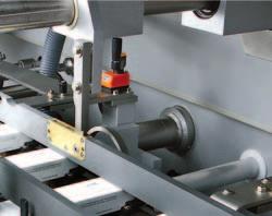Integrated electronic machine documentation allows for direct access to drawings and functional machine descriptions.