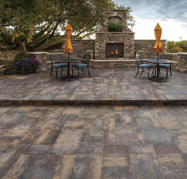 STANDArD PAVErS CAPRIANA From expansive courtyards to intimate patios, Capriana by Pavestone provides grand scale and elegance to hardscape designs.