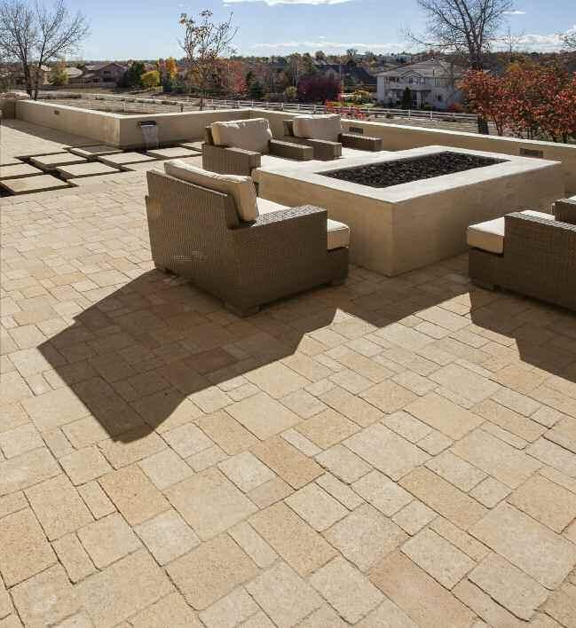 STANDArD PAVErS VINTAGE STONE The Vintage Stone product mixture delivers scale, color, and modular design options for a unique pavement expression.