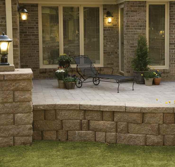 STANDArD retaining WALLS WALL CAPS For that finishing touch in architectural detail, the Wall Caps offer options to the finished design.