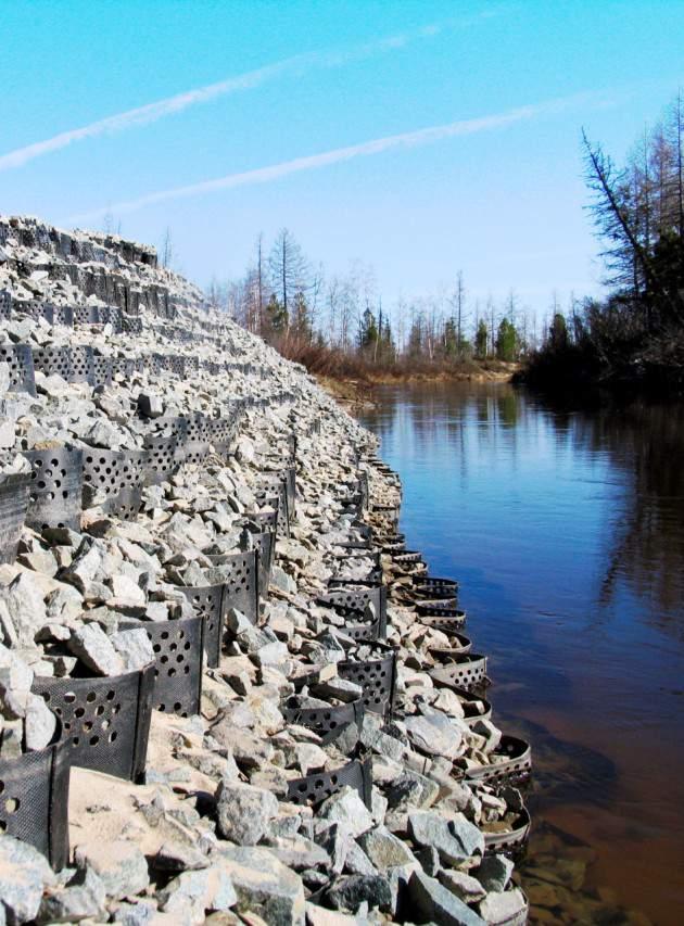 Retaining walls The main problem when constructing retaining walls in the areas of almost vertical slopes is to create a design resistant to static and dynamic loads as well as to erosion.