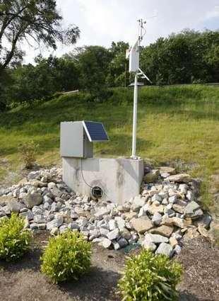 USGS / USEPA Monitoring Real-Time Data Discharge