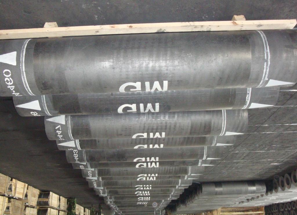 Graphite Electrode G raphite electrodes are widely used in iron and steel, nonferrous metal smelting, as well as silicon, phosphorus smelting industry.