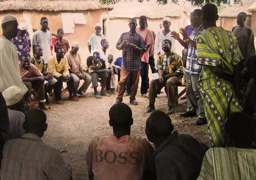groups Training of beneficiaries and community