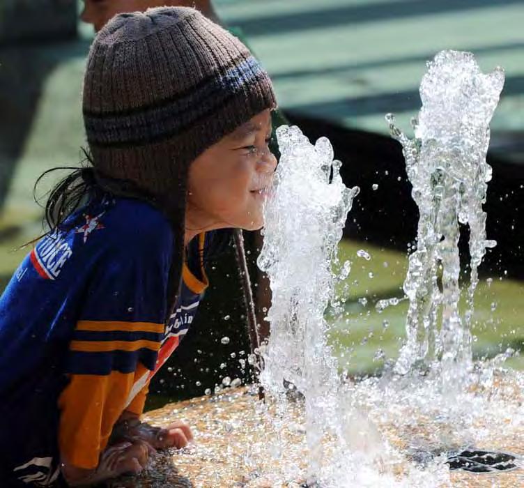 2 Asian Water Development outlook 2013 Enjoying a public fountain: Countries