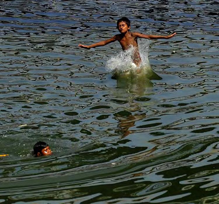 78 Asian Water Development outlook 2013 Swimming in the Buriganga River in Dhaka: About 43% of