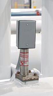 Once filled with liquid, a pressurizer can increase the laboratory piping pressure up to 35 psi.