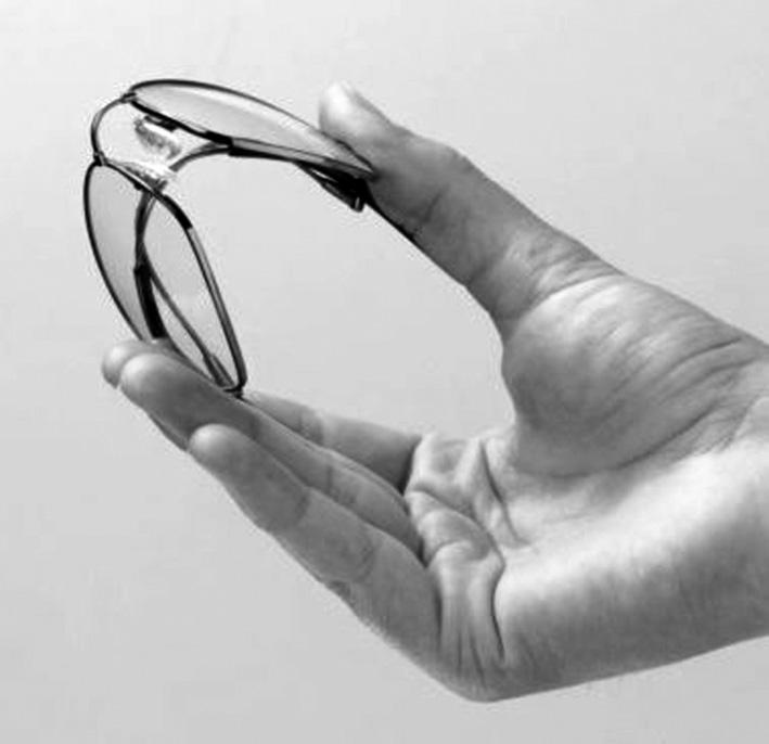6 5. Smart materials are materials whose properties change according to their surroundings. (i) Shape memory alloys are a type of smart material used to make spectacle frames.