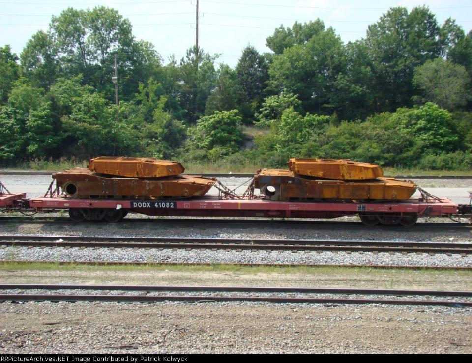 DODX 41000-series The 41000-series cars have the same 68 foot length as the 40000s, but have only 4 axles.