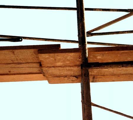 Scaffold Platform Construction No large gaps in front edge of platforms