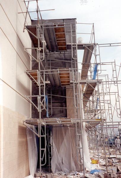 Scaffold Platform Construction No paint on wood platforms Use scaffold grade wood Fully planked between front upright and guardrail support