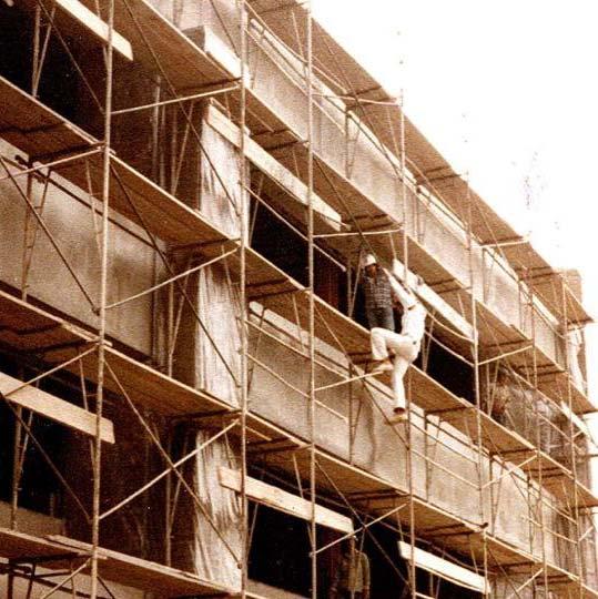 Scaffold Access No access by crossbraces When using ladders,
