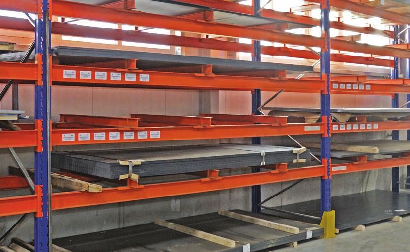 3 The pallet racking system uses simple modular construction for storing pallets that provides great variability for both small and large storage spaces.