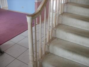 INTERIOR INSPECTABLE ITEMS Staircase: SAFETY - The railing(s) at the stairs is loose.