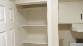 Cabinets Appeared functional and in satisfactory