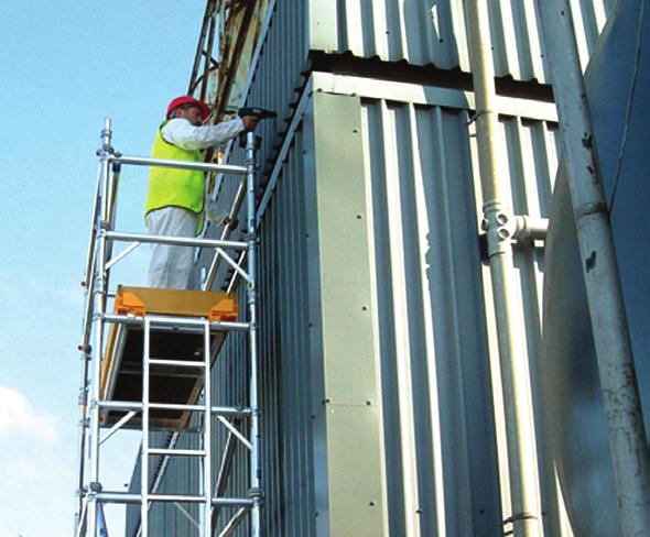Safety First Mobile Towers - 3T Method INTRODUCTION Safety First SAFE USE BoSS Mobile Aluminium Tower 1450/850 Ladderspan 3T - Through the Trapdoor Method Please read this guide carefully.