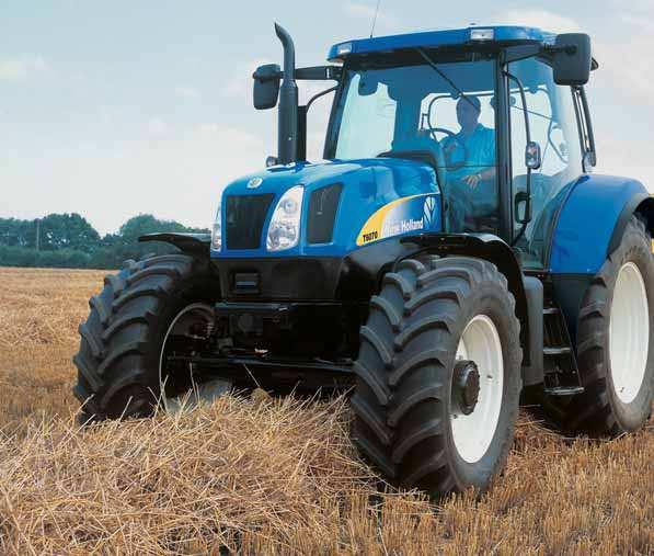 A perfect crop intake. 4 Sweeping fields clean Wide pneumatic gauge wheels keep the tines at the optimum height for clean crop collection and help eliminate the risk of tine damage.