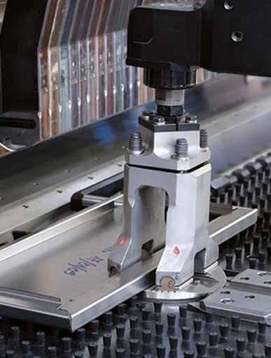 The integration with other technologies of sheet metal processing included in our product range, allows us to offer our customers the most complete production