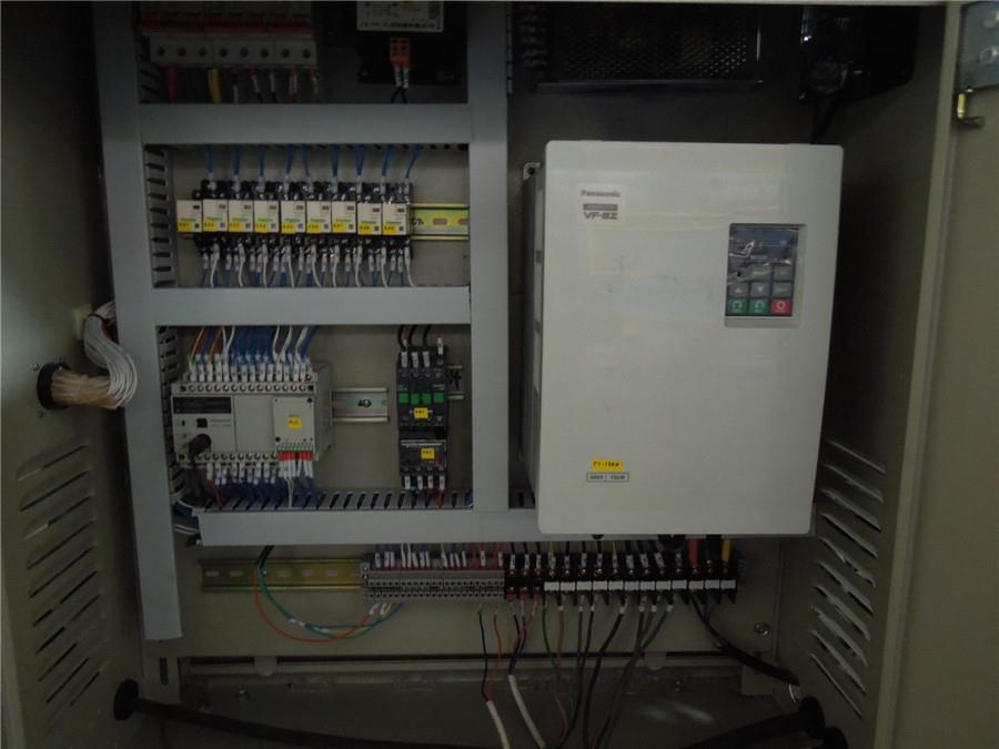 Control Box Frequency changer PLC Encoder Other electrical Panasonic Yaskawa Omron Schneider Main composition of the Machine The machinery line consists of manual de-coiler, material leveling, servo