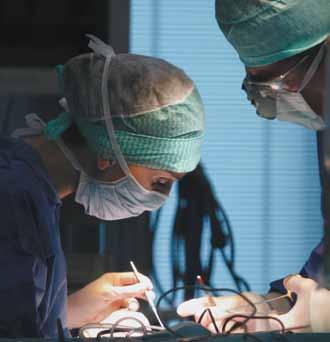 Surgical Workplaces VOLISTA 5 VOLISTA AUTHENTIC VISION Surgeons performing open surgery need to see clearly in order to operate in even the most difficult conditions.