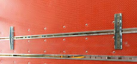 Handrail Ensure that each Deck Hinge is secured using 2x 50mm screws. 12.