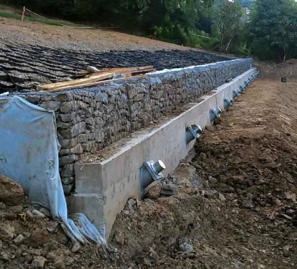Smart Sustainable Solutions 1. Soil Nails Aarsleff can offer soil nailing solutions as a cost effective method for long or short term stabilisation of steep existing or proposed slopes.