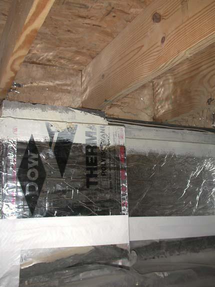 Wall-insulated closed