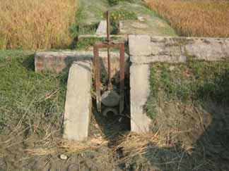 Chapter 5 MASSCOT in the Narayani Irrigation System 37 canal cross-regulators.