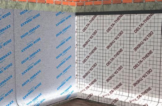 Sheets applied to concrete substrates do not require mechanical fastening: they merely need pressing down firmly with a roller and sealing with DELTA -FLEXX-BAND for additional safety.