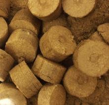 Pellets / Briquettes Use of by-products / low value materials Sawdust, wood chips, waste wood Uniform product Automatic stoking Low emissions / low