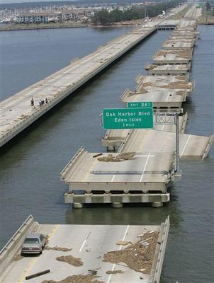 INTRODUCTION The bridge segment design outlined in this project is a simulation of the design process for the proposed bridge to replace the I-10 Lake Pontchartrain Bridge damaged by Hurricane