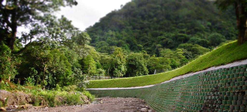 Typical Design NOTE: For detailed design guidelines for retaining walls using EnviroGrid, please contact your local EnviroGrid distributor or Geo