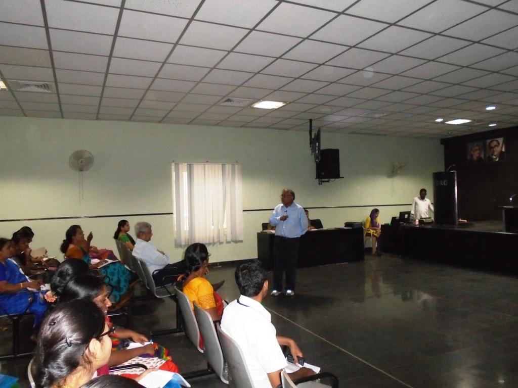 Dr. Somasundaram delivering his lecture