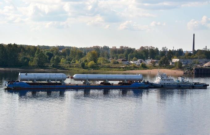 Transportations for petrochemical/chemical industry (2011-2015) In September 2015 LC VBL fulfilled transportation of 2 reactors from Saint- Petersburg to Nizhnekamsk using 2033 barge.