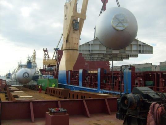 Delivery of 8 reactors from Russia and Italy for 3 Rosneft refineries in Samara region (2013) 6 reactors produced by Izhorskiye Zavody (Saint- Petersburg) were delivered on flat-top ro-ro barges from