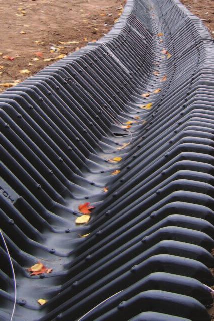SmartDitch INTRODUCING SmartDitch SmartDitch is a leak-free channel lining system