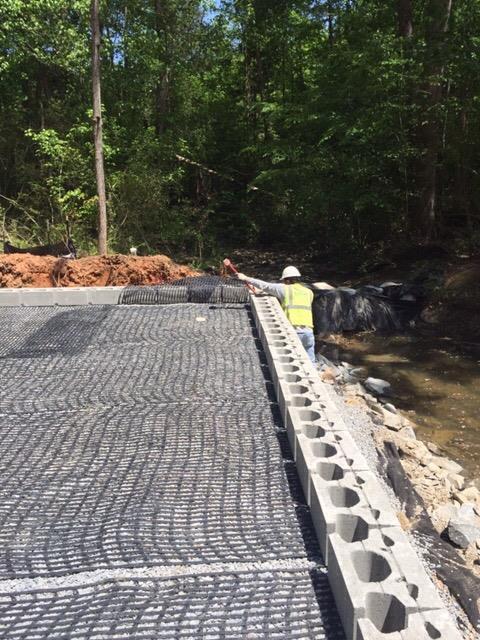 Construction Block Wall Geogrid used for reinforcing material Segmental Retaining Wall (SRW) Blocks NCDOT already
