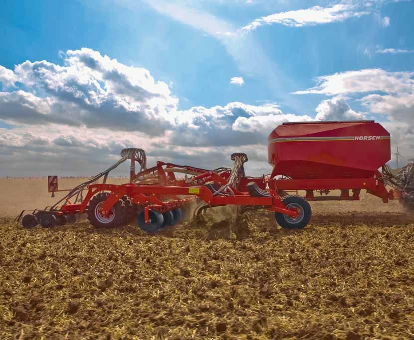 Conservation tillage reduces it considerably and strip cultivation with the Horsch Focus is on the same level as no-till farming, but with an increased yield stability.