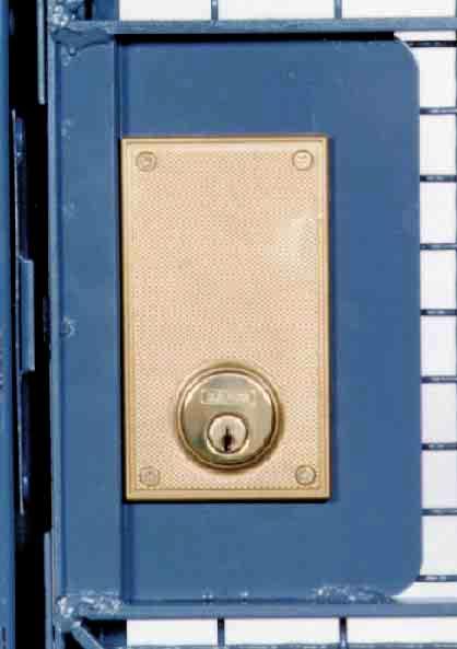 (SB-3) Door Knob typical size door knob for easy exit.